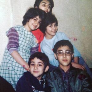 کودکی لاله اسکندری و خواهر برادرهایش