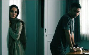 پیمان معادی و نگار جواهریان در فیلم ملبورن