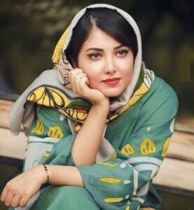 بیوگرافی زیبا کرمعلی