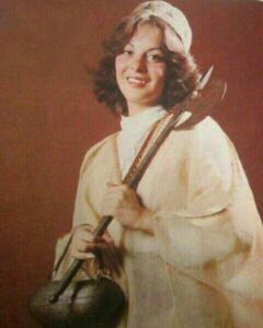 کودکی افسانه بایگان