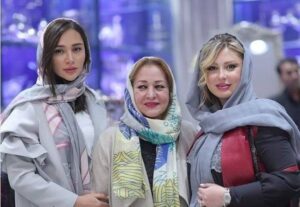 نیوشا ضیغمی و خواهر و مادرش