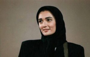 آتنه فقیه نصیری در نقش خاله سارا 