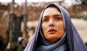 آتنه فقیه نصیری در سکانسی از فیلم مزرعه پدری