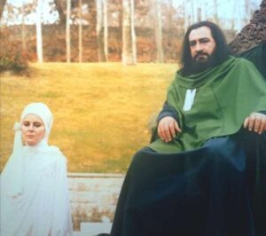 داریوش ارجمند در نقش آدم و گلچهره سجادیه در فیلم سینمایی هبوط