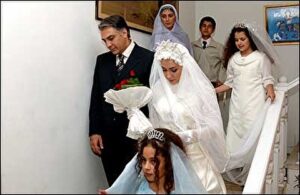 مونا فرجاد در فیلم عاشق