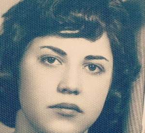 عکس مادر نگین صدق گویا