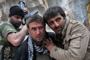 امین زندگانی در سکانسی از فیلم شهابی از جنس نور