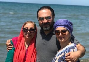 برزو ارجمند و همسر و مادرش