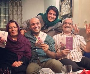 عکس الهام کردا به همراه پدر و مادر و همسرش