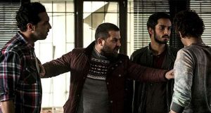 مجتبی پیرزاده و همومن سیدی و ساعد سهیلی در فیلم پل خواب