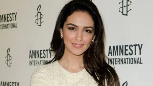 نازنین بنیادی در نقش برونوین