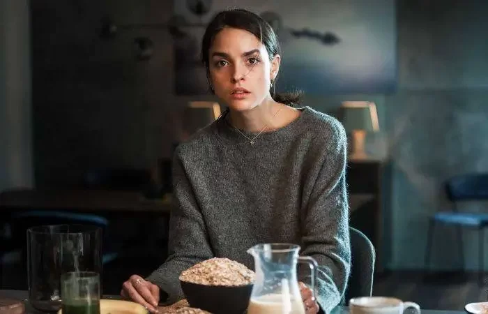 گرفتار یک موج Caught by a Wave