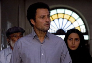 در نمایی از فیلم کتونی سفید