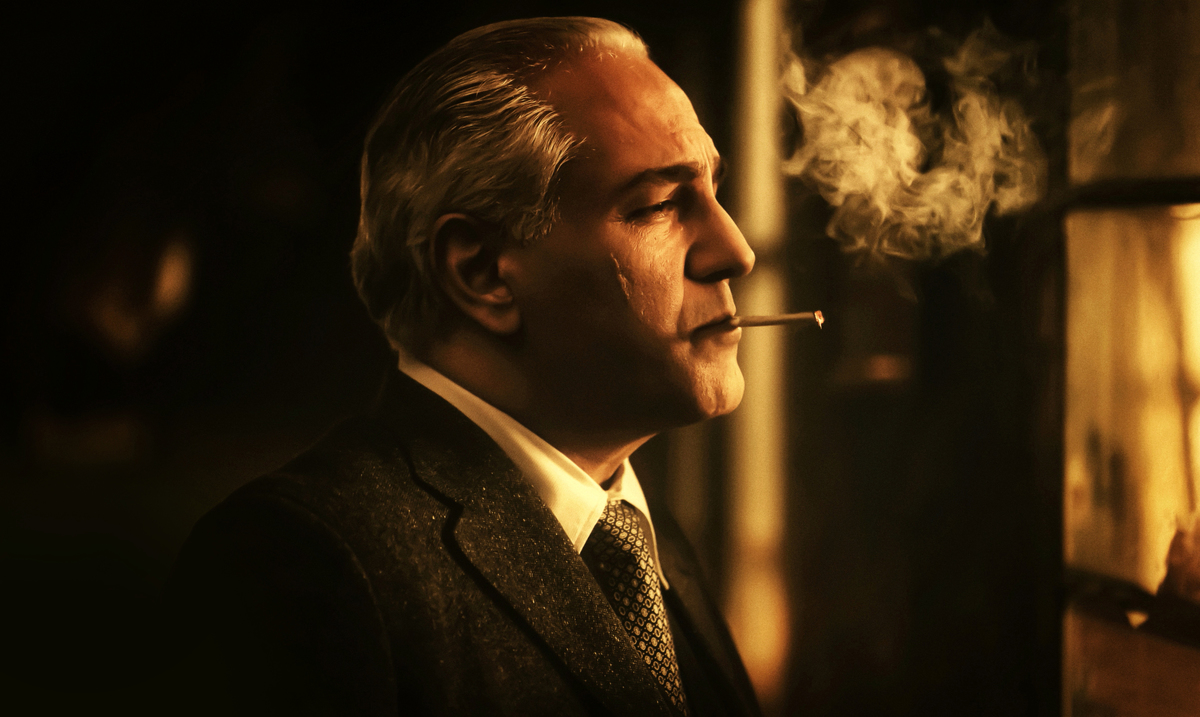 مهران مدیری در نقش سهراب صفا در فیلم خائن کشی