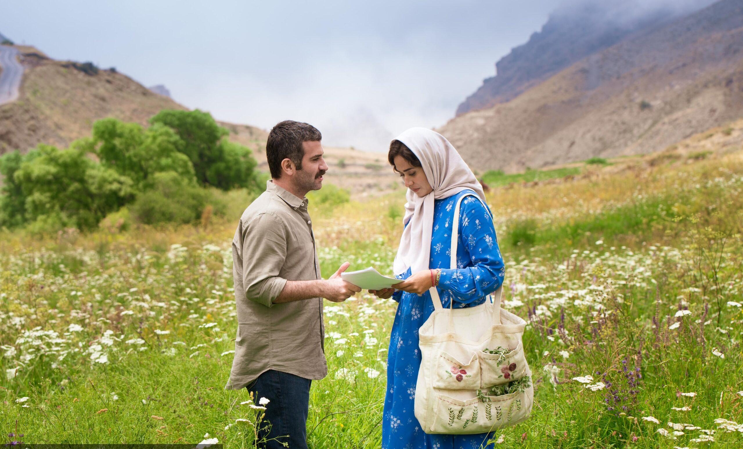 قرار پریناز ایزدیار و بازیگر مشهور