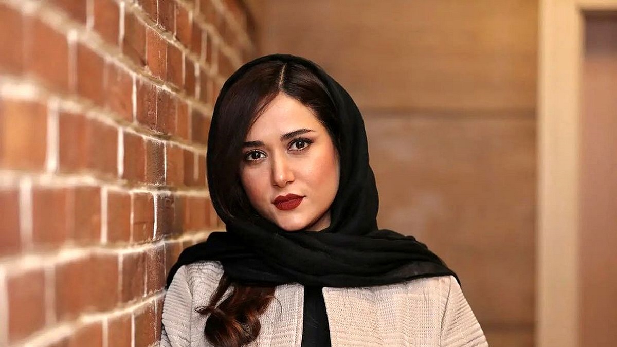 قرار پریناز ایزدیار و بازیگر مشهور