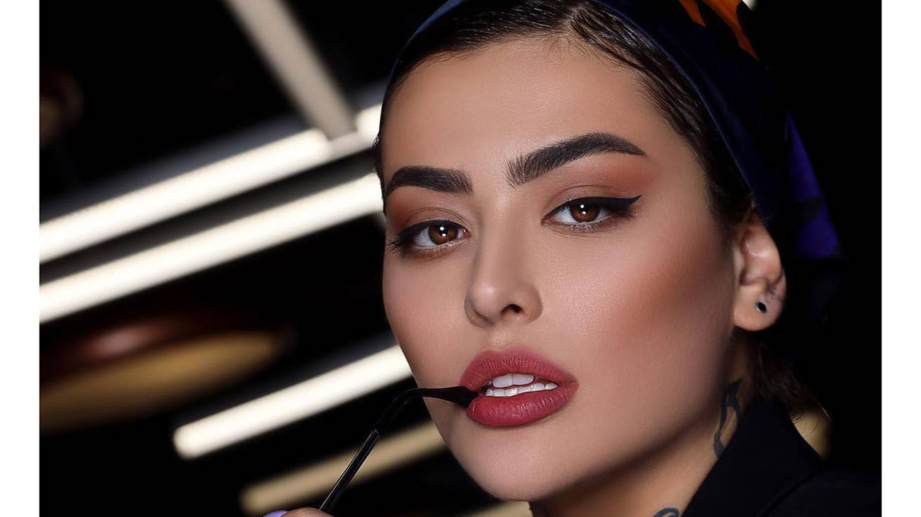 ریحانه پارسا از تتوهای جنجالیش رونمایی کرد