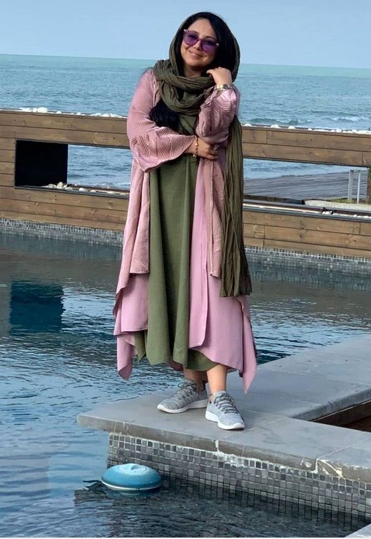 بهنوش بختیاری با دامن