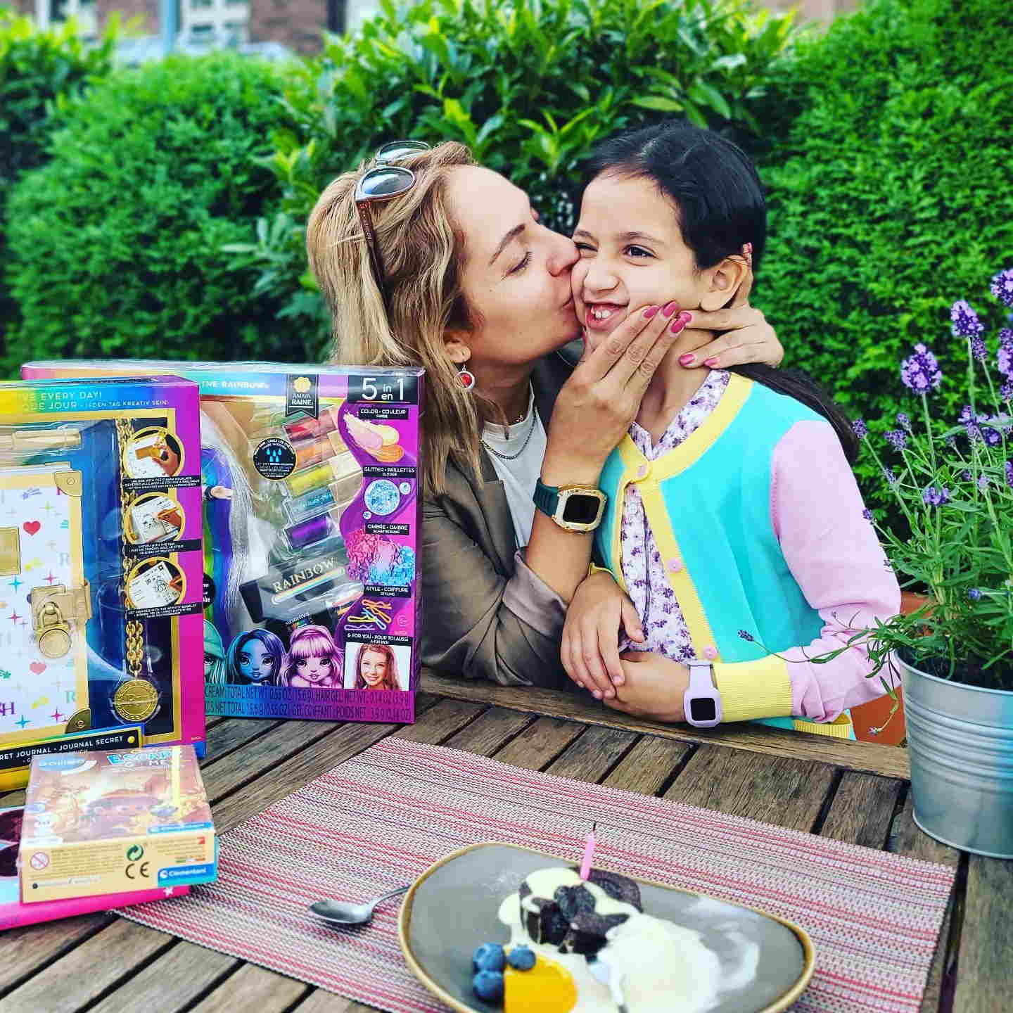 مهناز افشار و دخترش