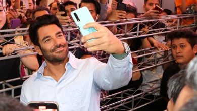 محمدرضا گلزار و هوادارانش