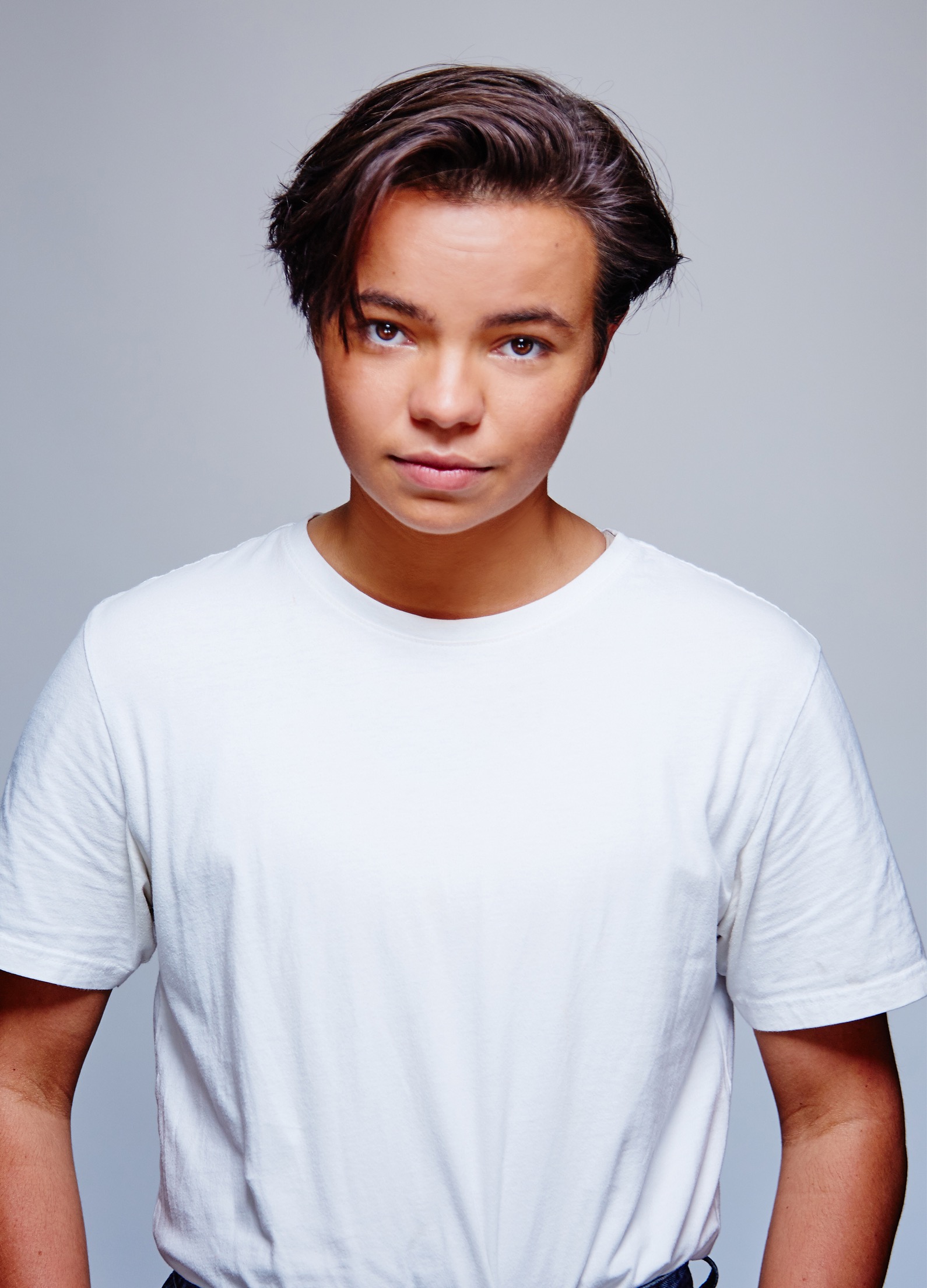 زویی تراکس در نقش هیلی