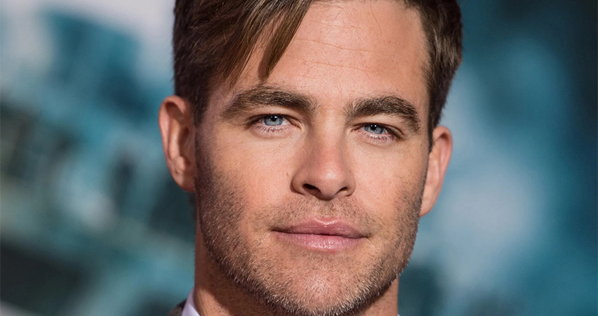 کریس پاین در نقش اجین دارویس ؛ از بازیگران فیلم سیاه‌ چال‌ ها و اژدهایان افتخار در میان دزدان