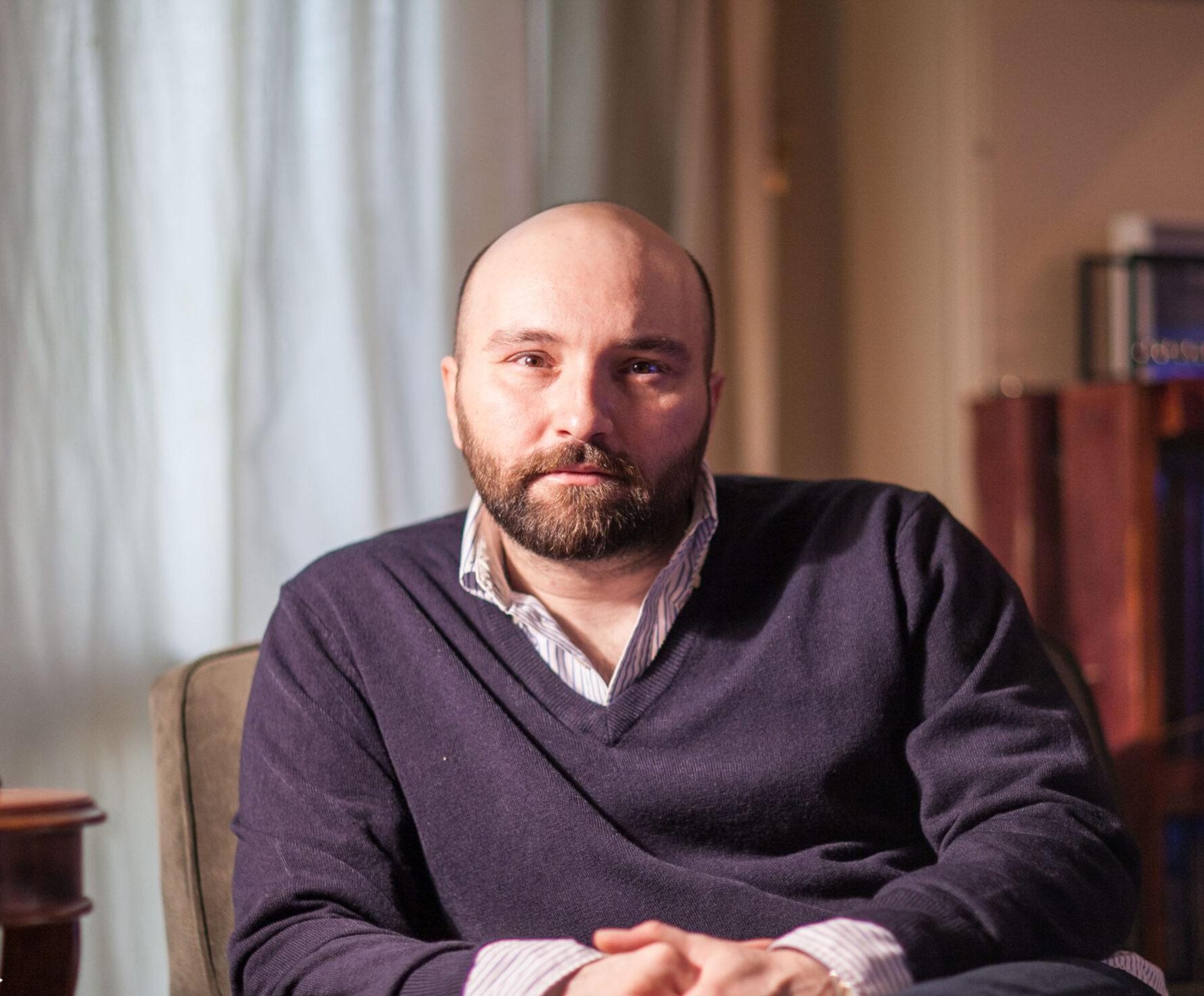 معرفی اکتای براهنی کارگردان فیلم پیر پسر