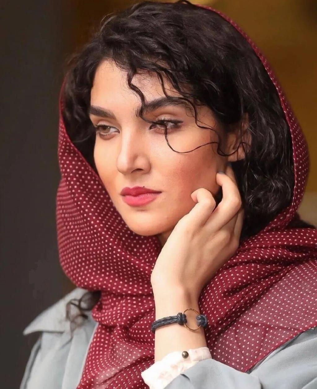 سارا رسول‌زاده