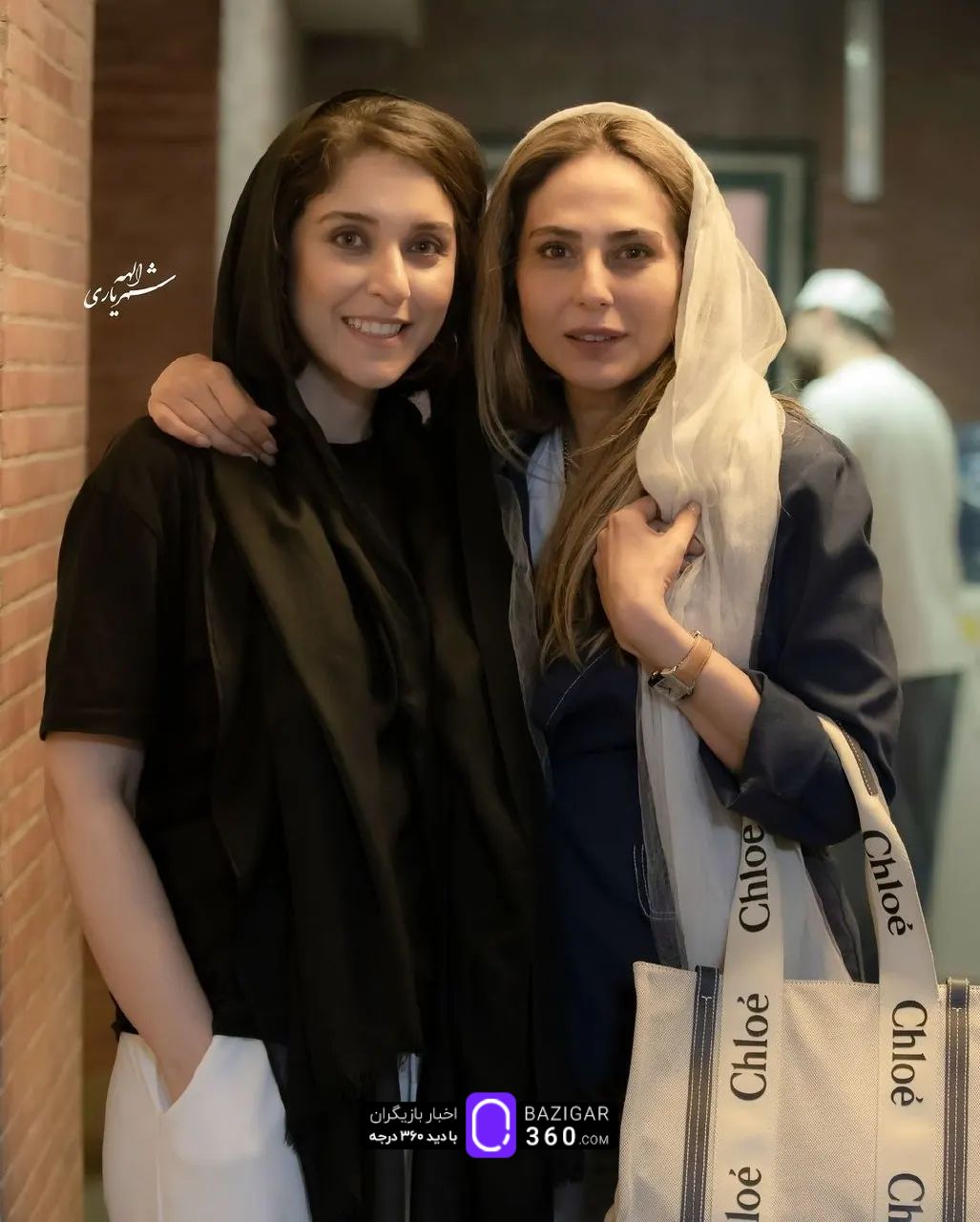 عکس صمیمی بازیگران در پشت صحنه نمایش «ترور»