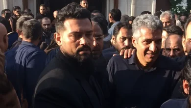 عادل فردوسی پور در مراسم اکبر عبدی