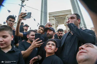 مجید صالحی در مراسم ختم اکبرعبدی