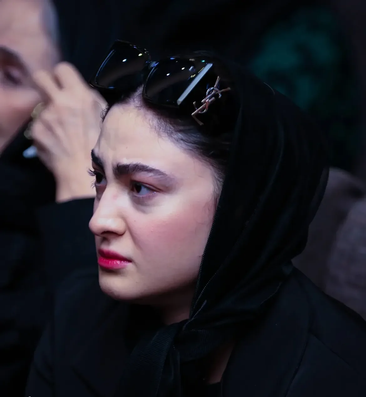 مریم مومن در مراسم اکبر عبدی